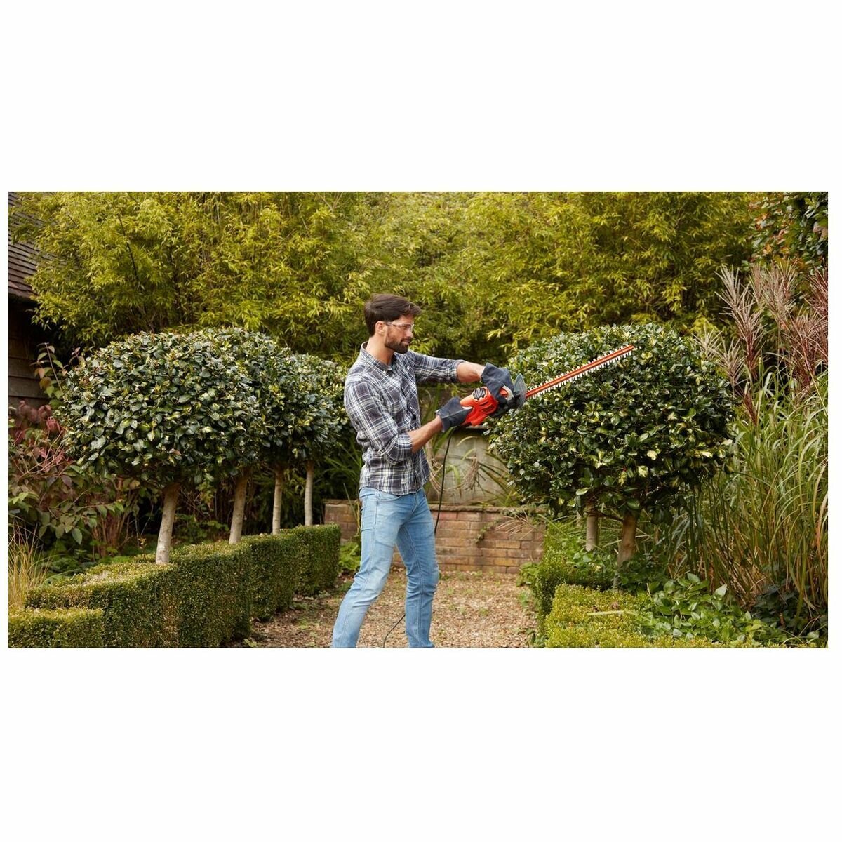 https://www.appliancesonline.com.au/ak/6/9/5/3/695309670cf8049c2d2f99dc1dcbba7b5543f98b_black_decker_420w_45cm_hedge_trimmer_beht201_xe_3_bb1a8de2_high-high.jpeg