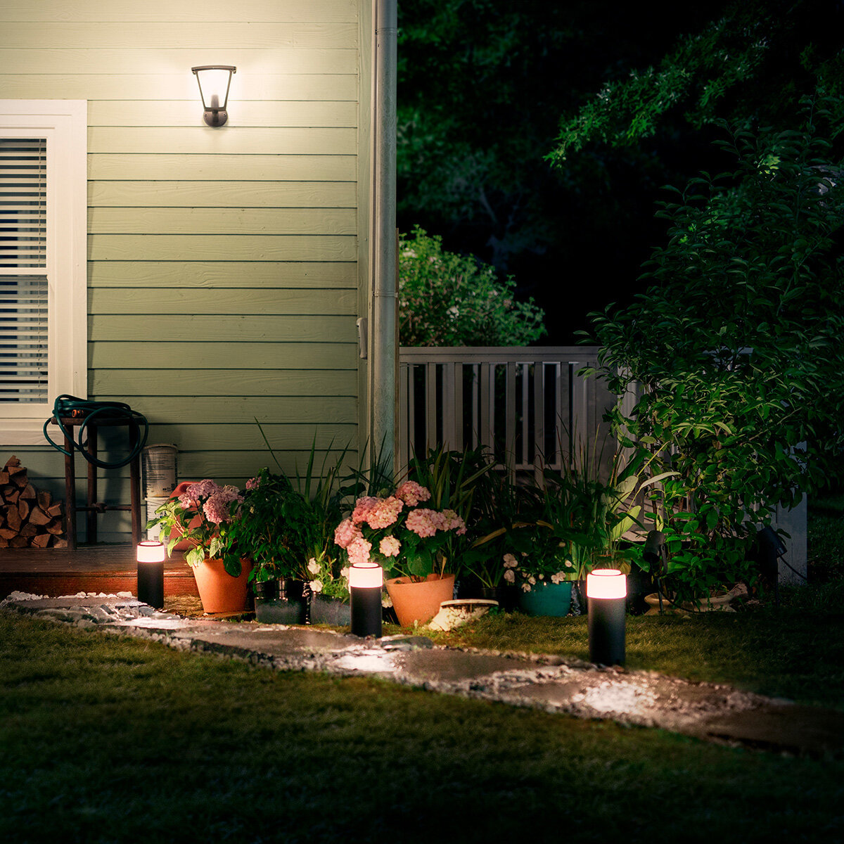 philips hue pedestal