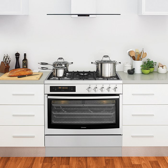 westinghouse 900mm freestanding pyrolytic oven